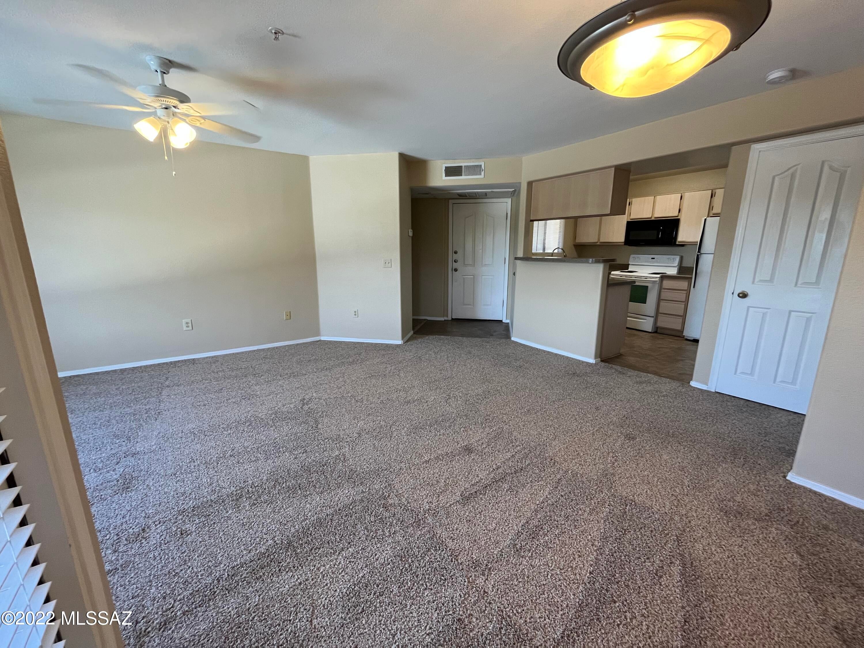 Gated entry , Full-size washer /dryer,  fitness center , beautiful landscaping , Breathtaking mountain views , All units are corner units , pets accepted , Two resort-style pools with spas , Patio/balcony with storage , Tot lot ,split floor plan.... Spacious walk in closets and much more!  Located in the Ventana Canyon Resort  Area and minutes from Sabino Canyon Recreation.