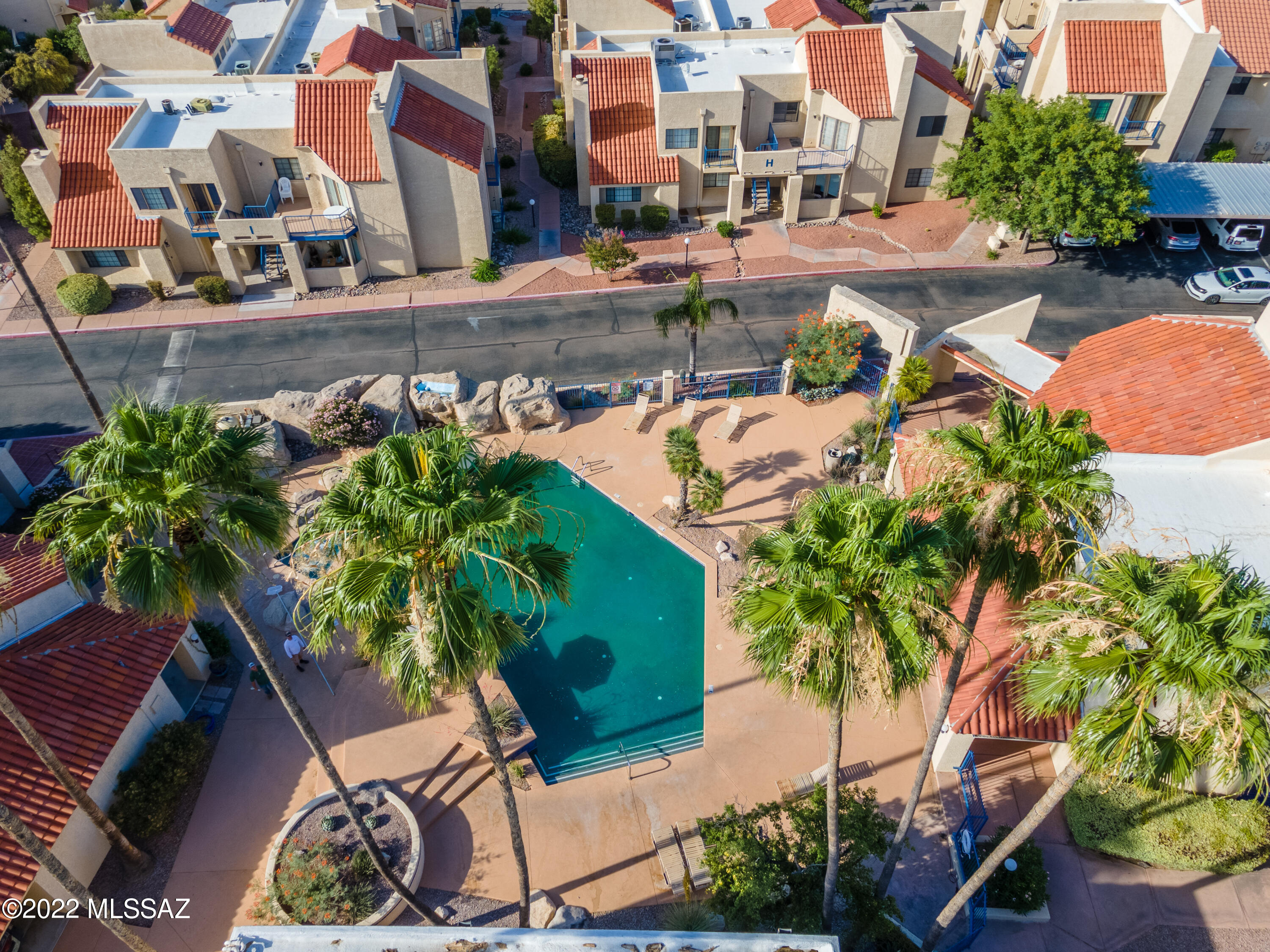 Casitas Real Condos. - Residential