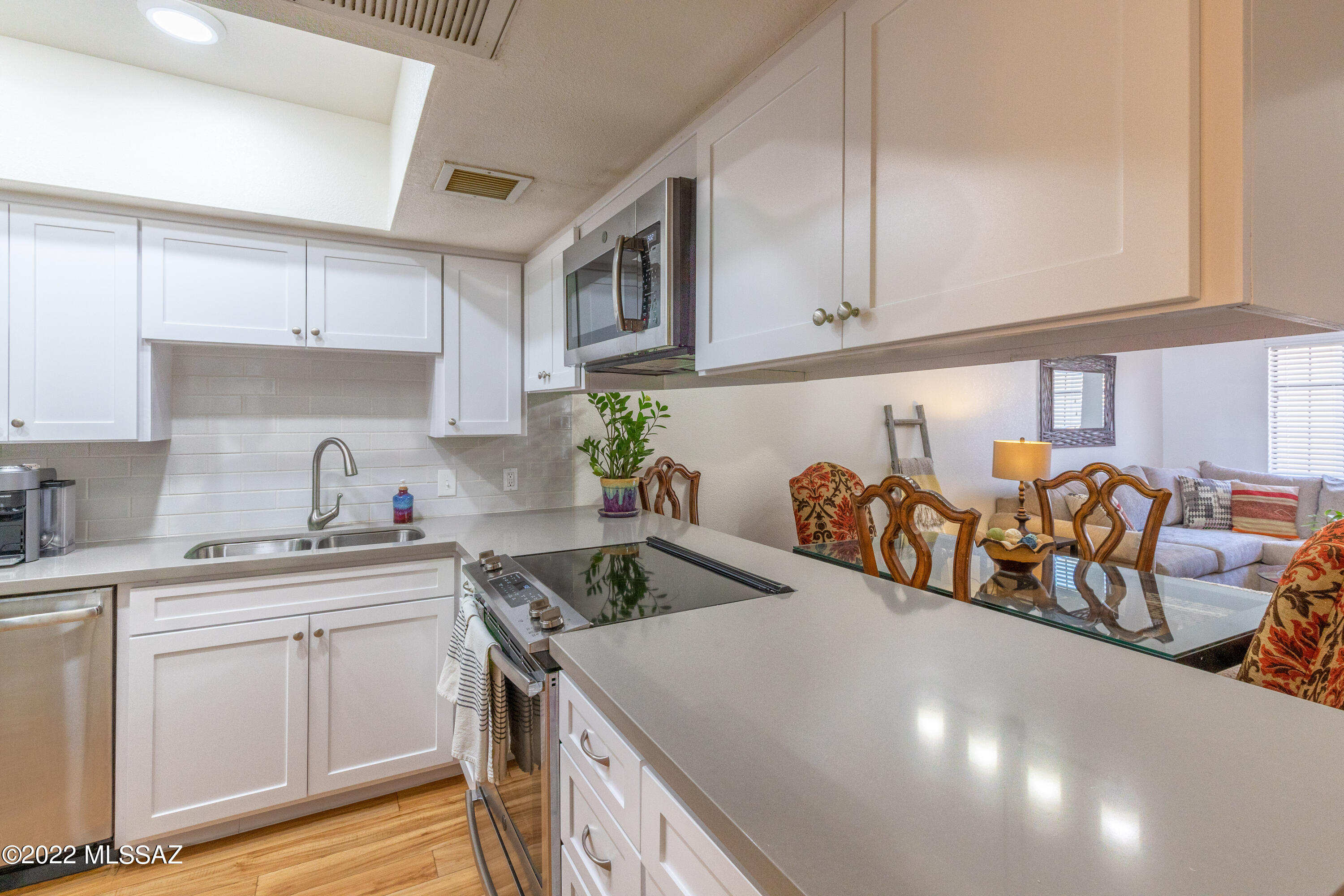 Casitas Real Condos. - Residential