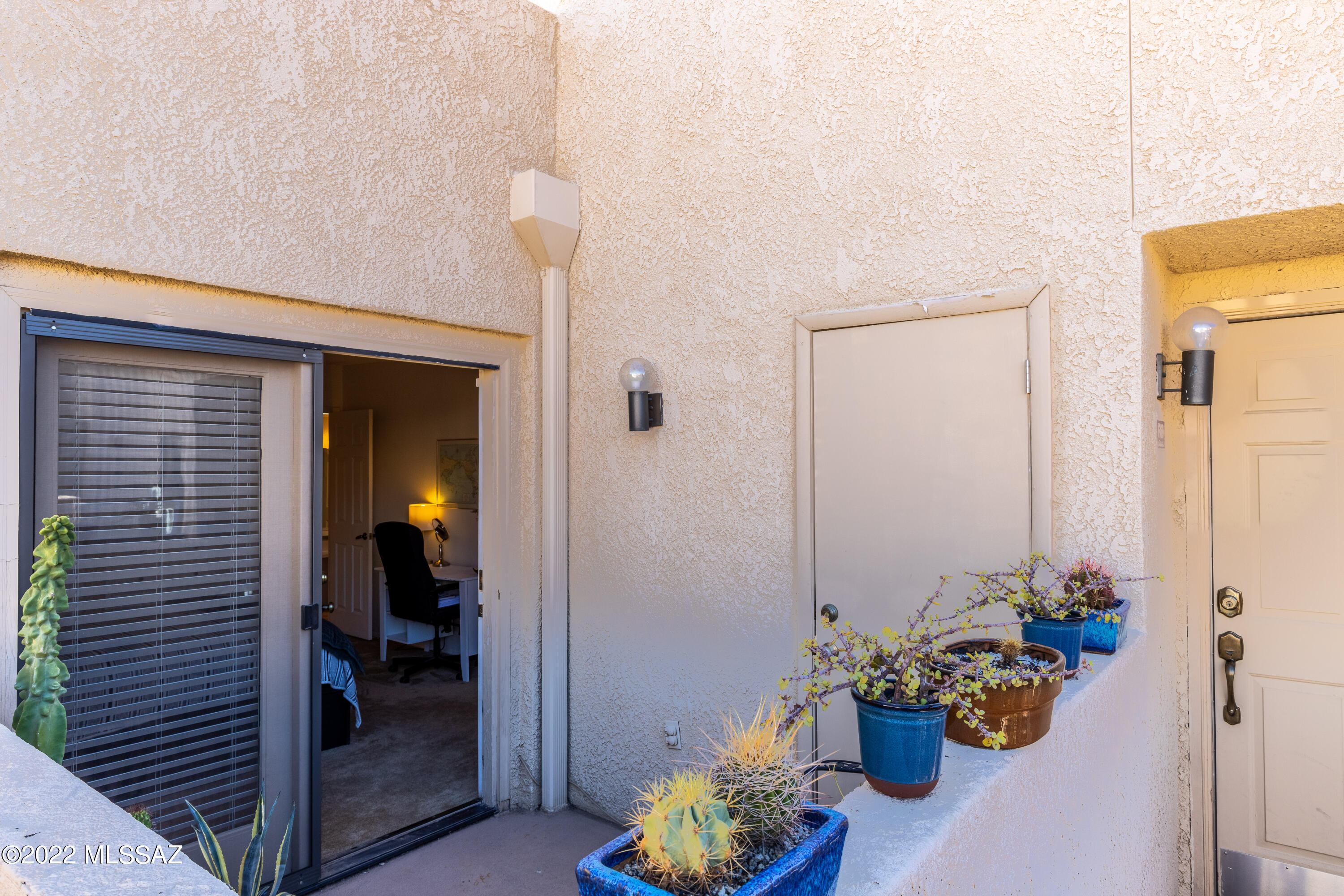 Casitas Real Condos. - Residential