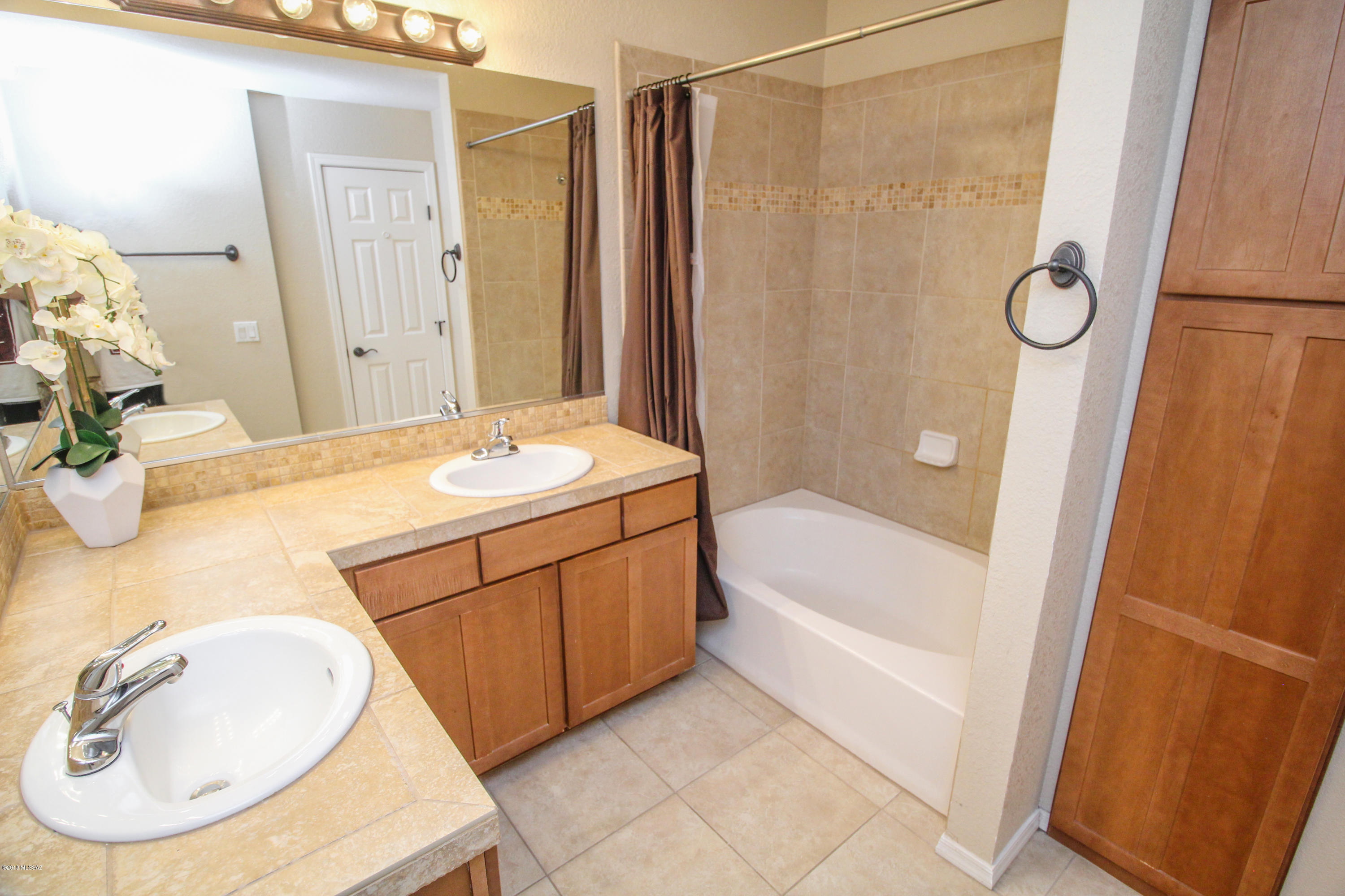 The Boulders at La Reserve Condominiums - Residential