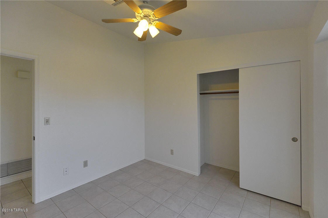 Country Club(1-221) - Residential Lease