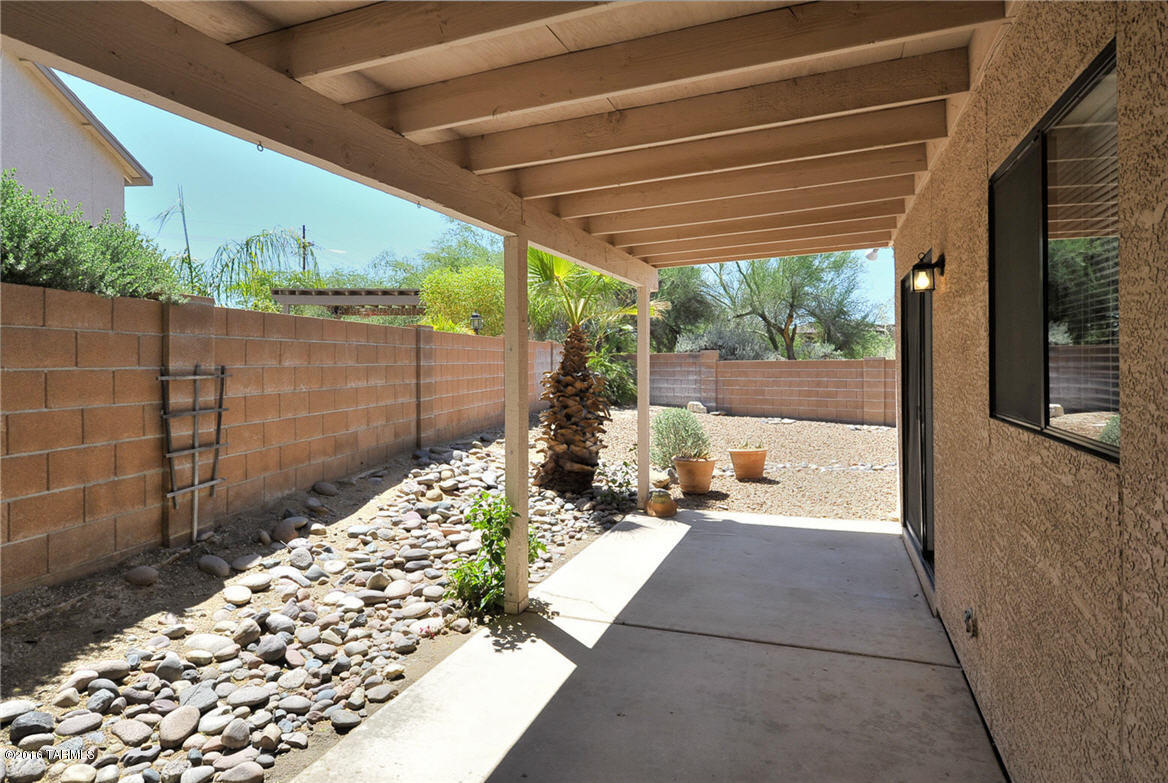 Country Club(1-221) - Residential Lease