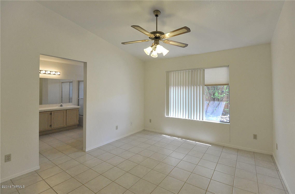 Country Club(1-221) - Residential Lease