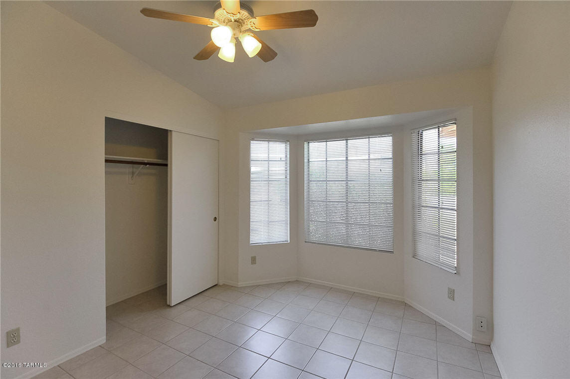 Country Club(1-221) - Residential Lease