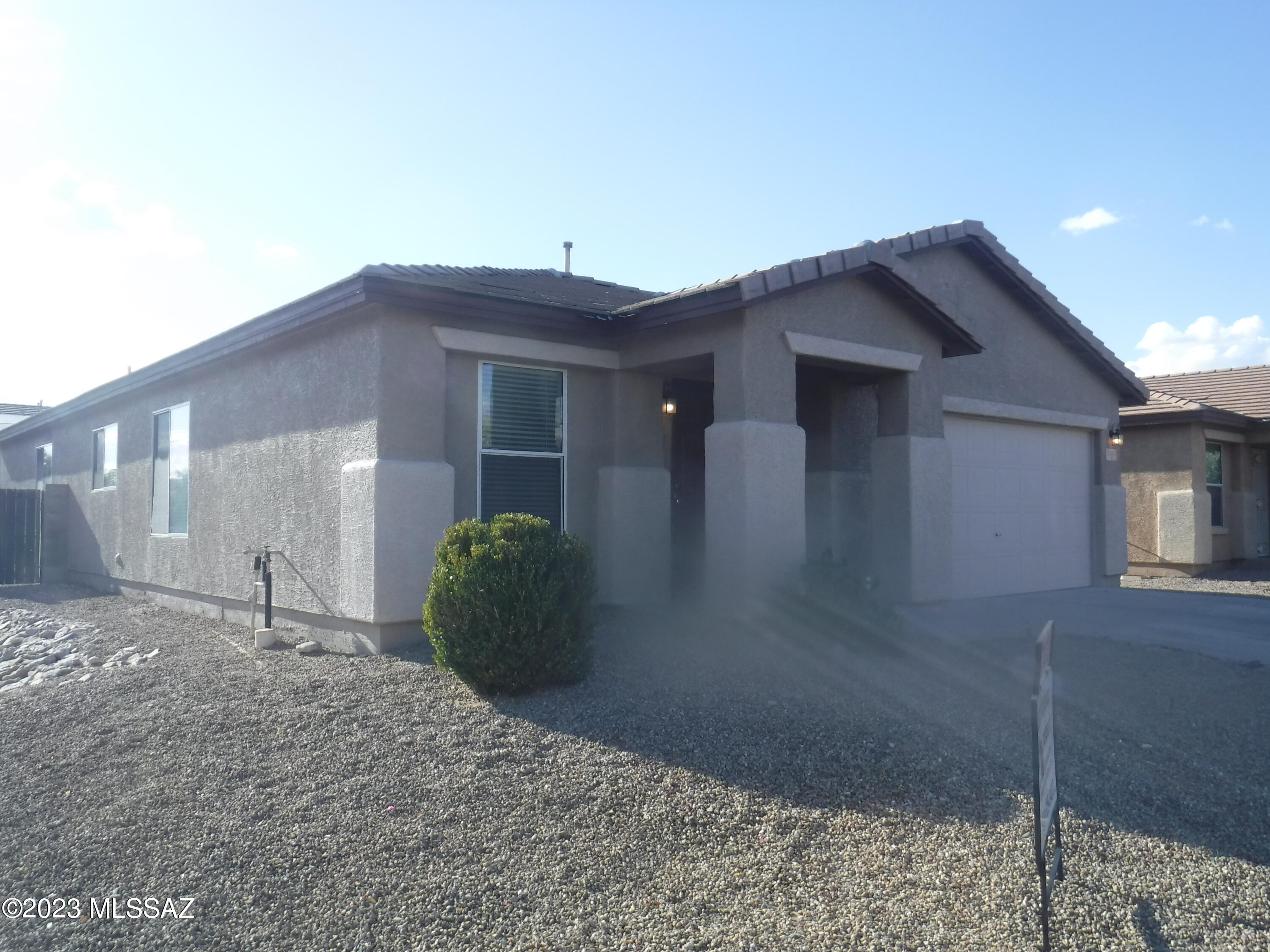 Hartman Vistas-(1-353) - Residential Lease