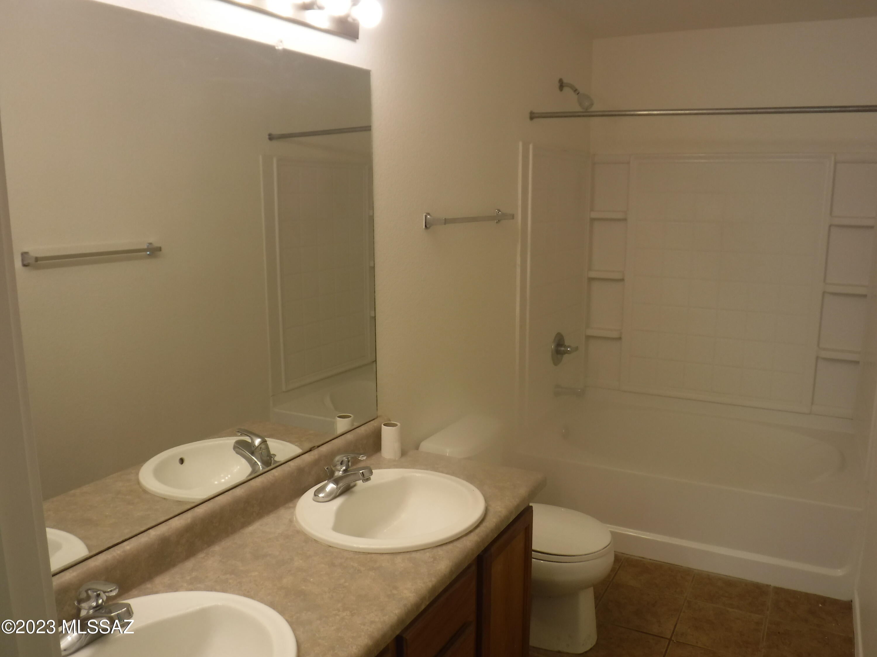 Hartman Vistas-(1-353) - Residential Lease