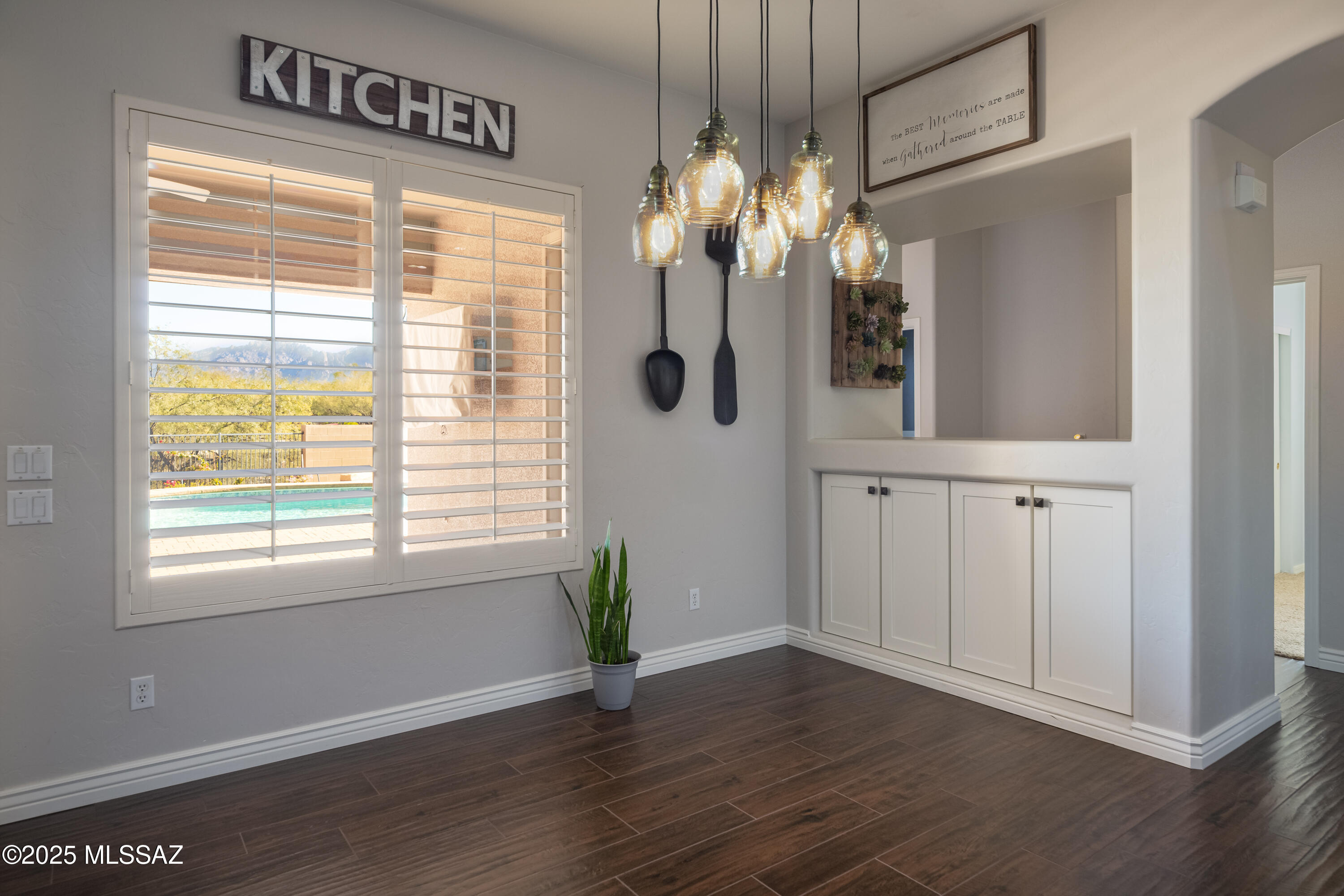 Mira Vista (1-60) - Residential