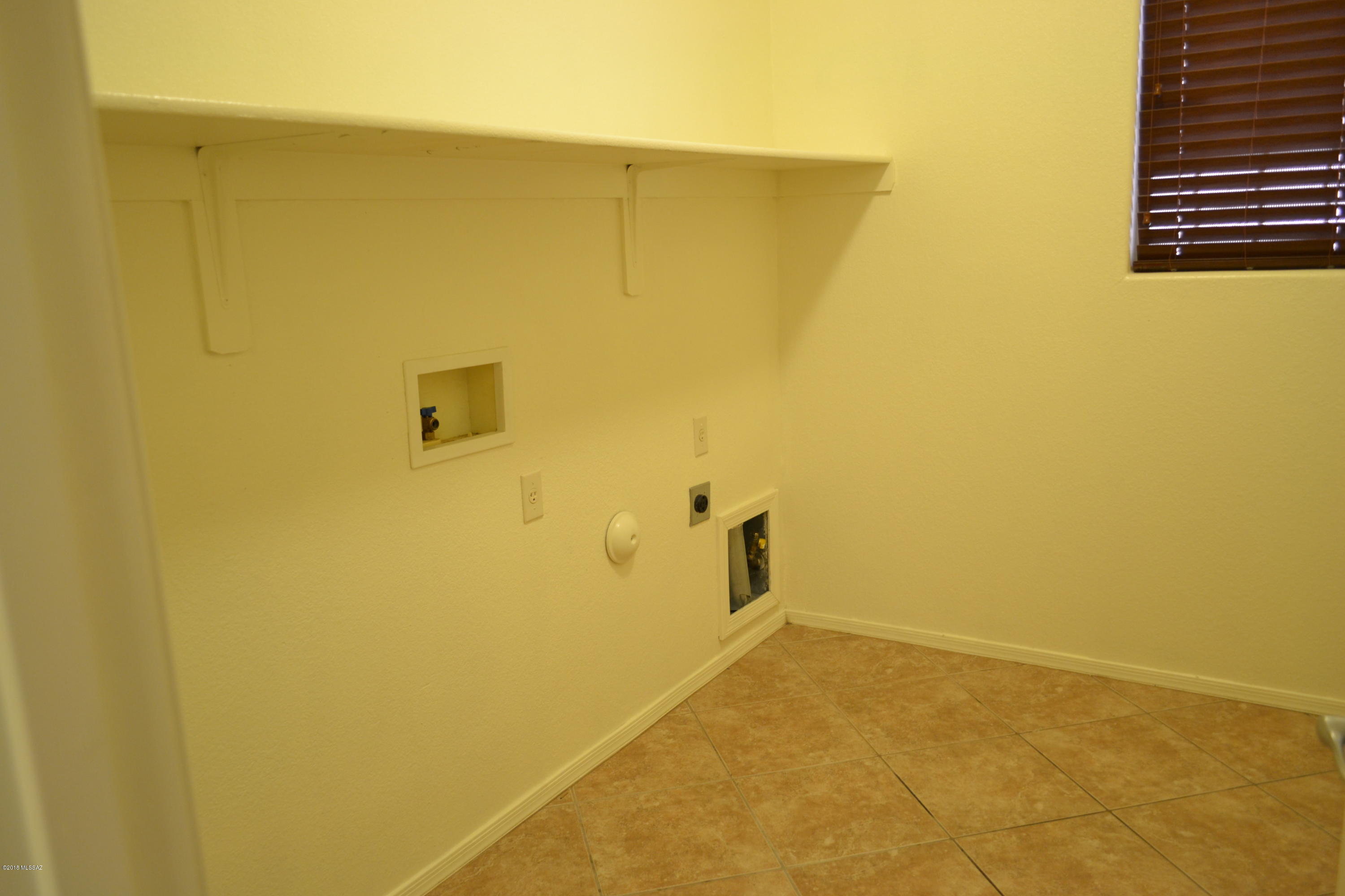 Tres Pueblos - Residential Lease