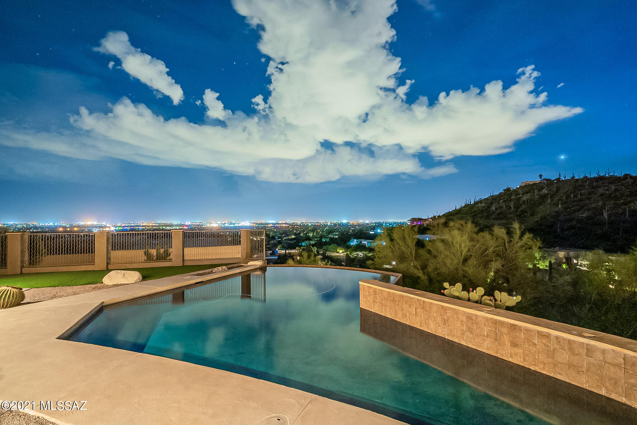 Sabino Mountain (1-290) - Residential