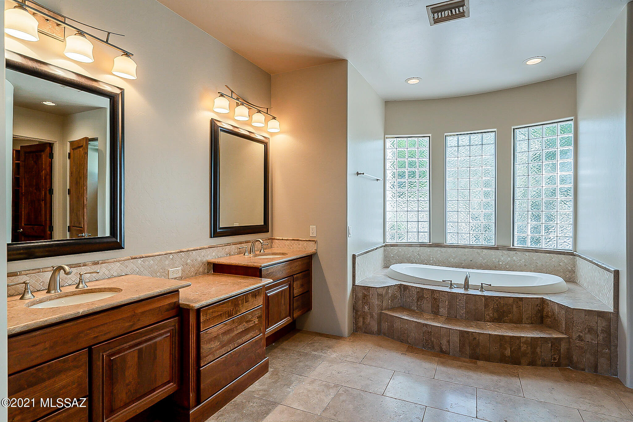 Sabino Mountain (1-290) - Residential