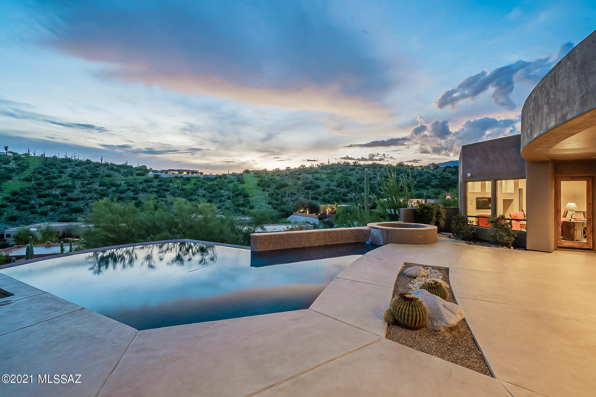 Sabino Mountain (1-290) - Residential