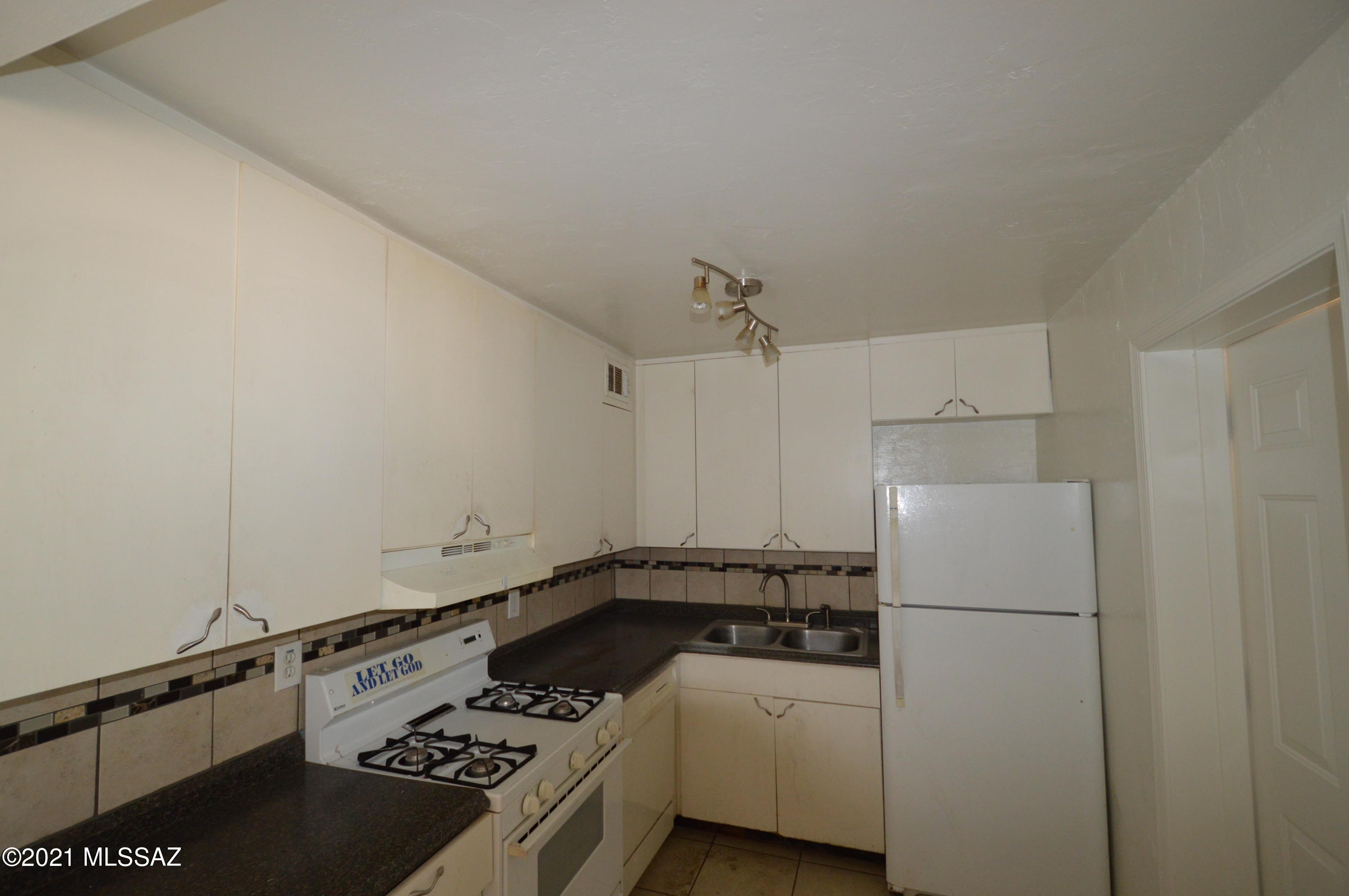 Maryvale Manor - Residential Lease