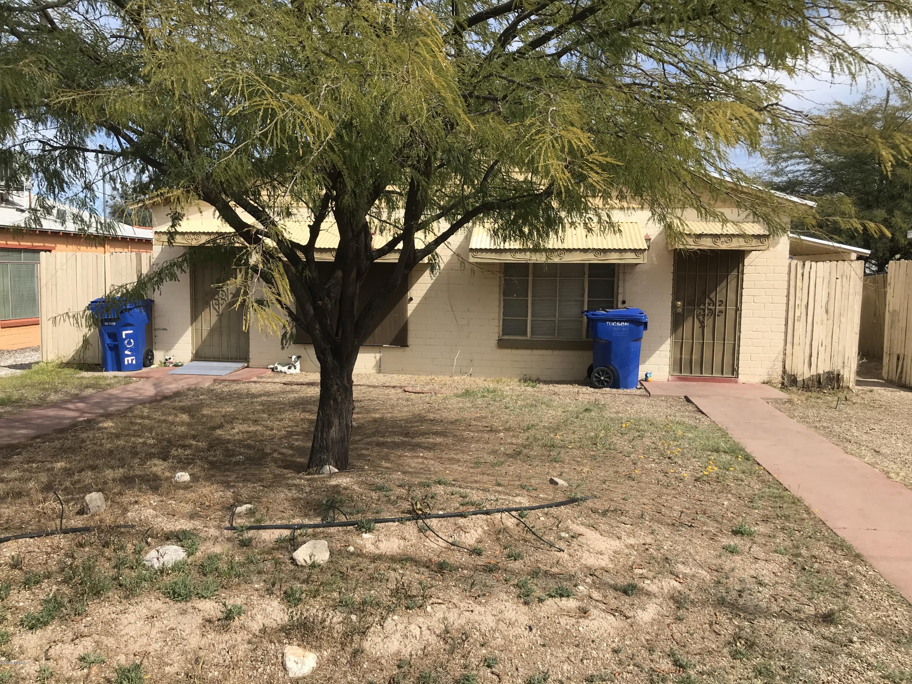 Perfect investment opportunity!! Central Duplex with single bed/bath units each with own laundry/storage room not included in sq ft. New roof on duplex and new rolled roof coating on back building.
Building in back with alley access is 25'x17' with electric and possible tie-in to sewer to make for another rental unit.  Lots of potential here.
