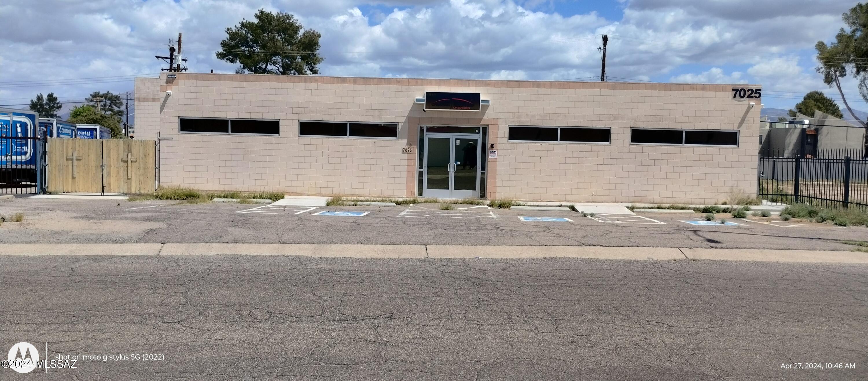 Commercial building for sale, multiple classrooms, ADA restrooms, and large lot for parking. Includes parcel 134-25-1990 & 134-25-1980
