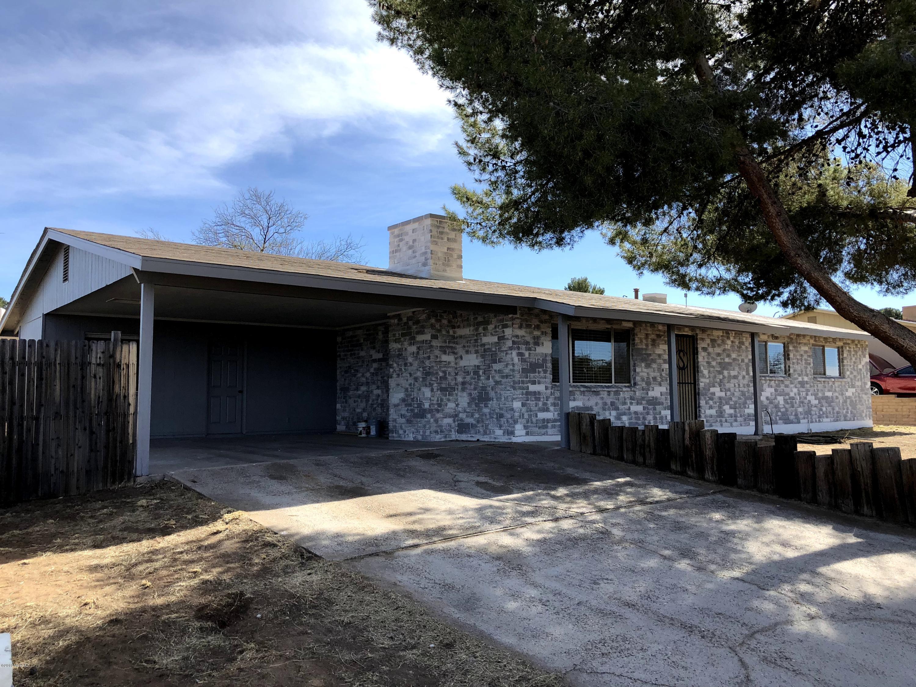 3 bedroom / 2 bathroom with AC and a fenced yard - one of the nicest rentals in Oracle! Home was recently remodeled and will be available mid-June. Newer appliances & paint, tile flooring, and air conditioning.  Within walking distance to school.

Please text 520-490-5232 with your email address for deposit info & application.