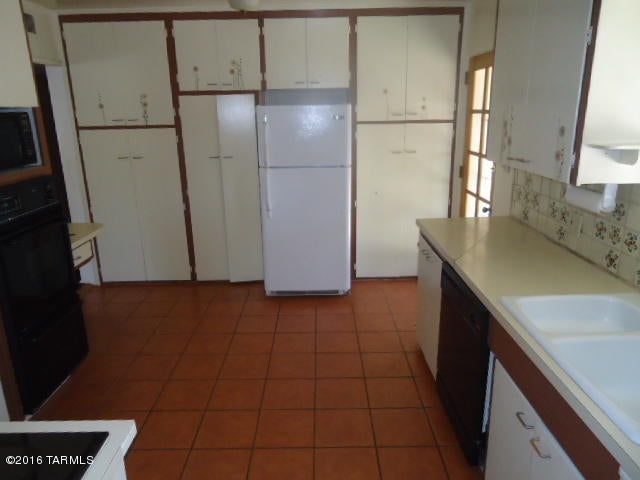 Casas Bonitas Amended - Residential Lease