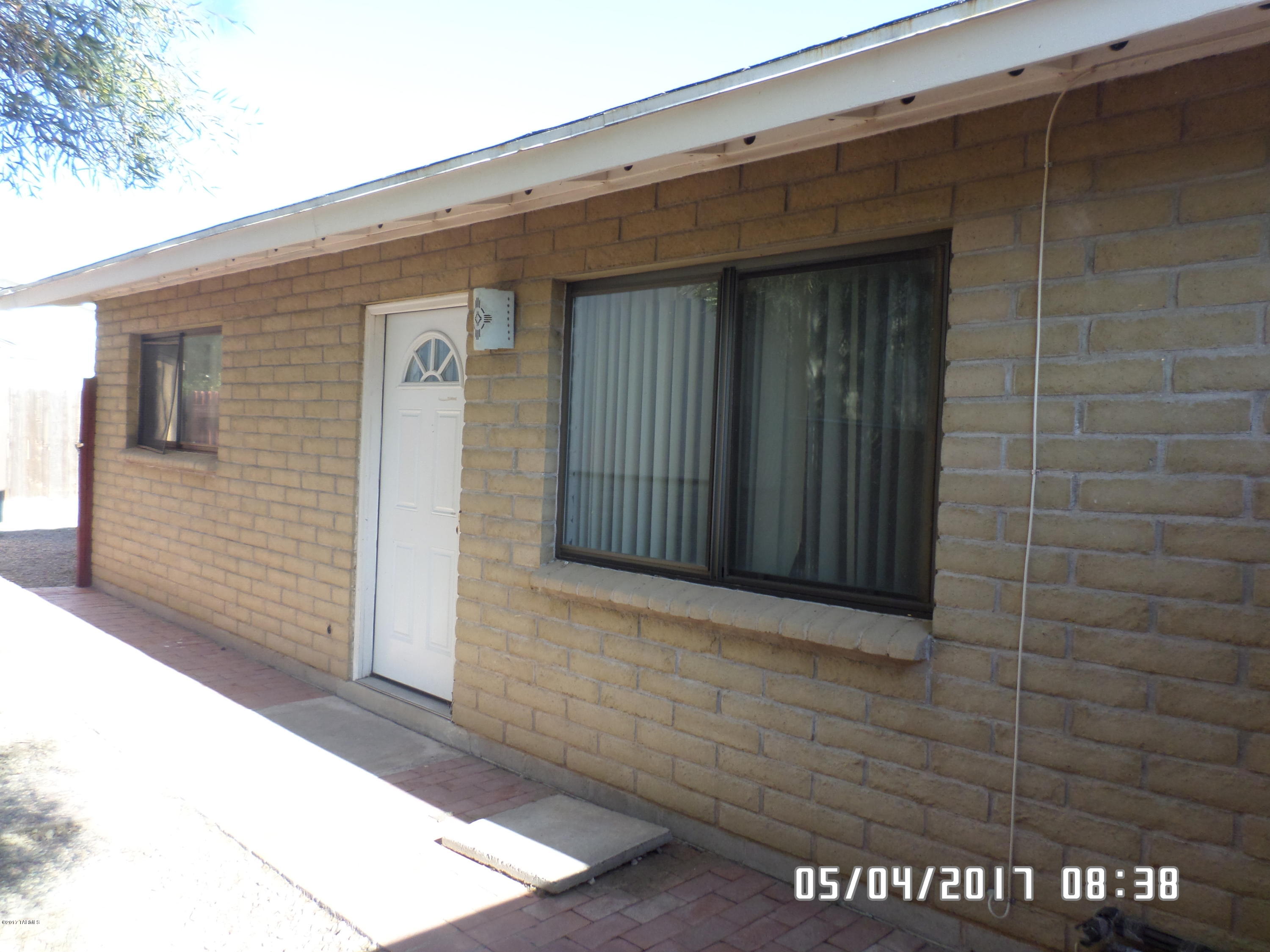 This is an amazing deal for a 2BR/1BA Duplex with a huge yard and a new storage shed! The entire duplex has ceramic tile throughout. Water is included with the price of the rent. There is a covered patio in the back to go with a gigantic yard! This property is pet friendly with an additional pet deposit. Call to schedule a viewing.