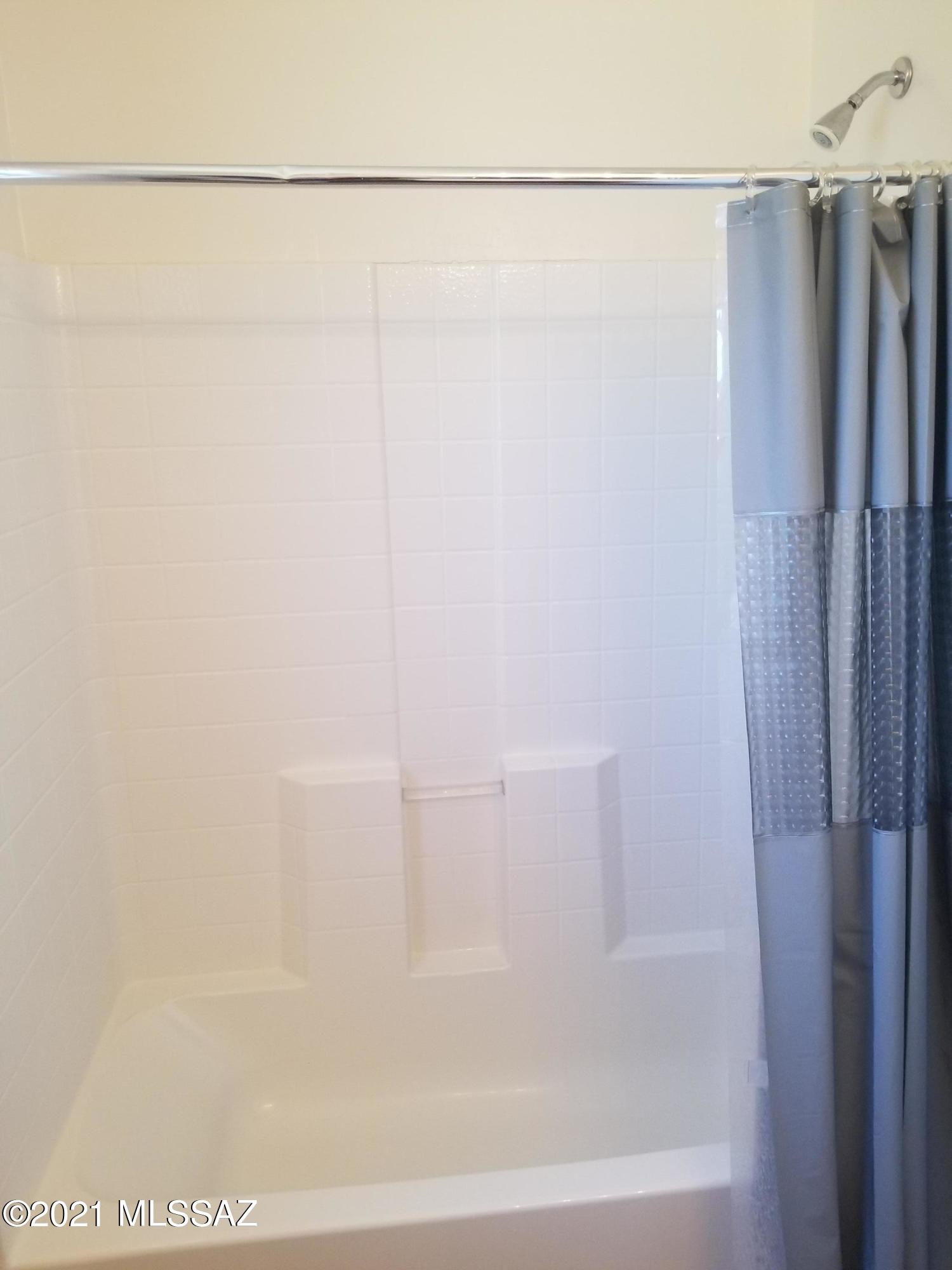 Mountain Manor View - Residential Lease