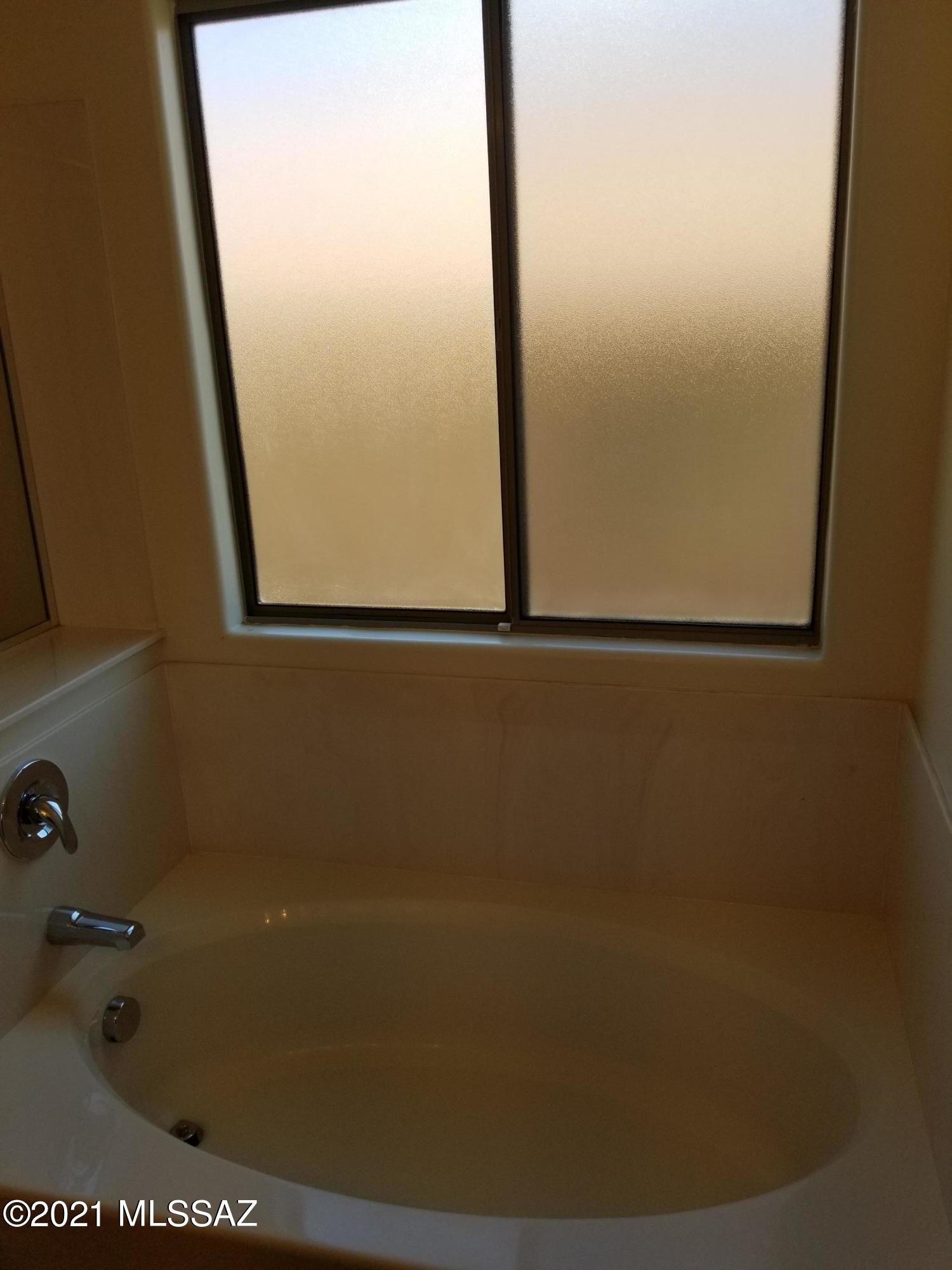 Mountain Manor View - Residential Lease