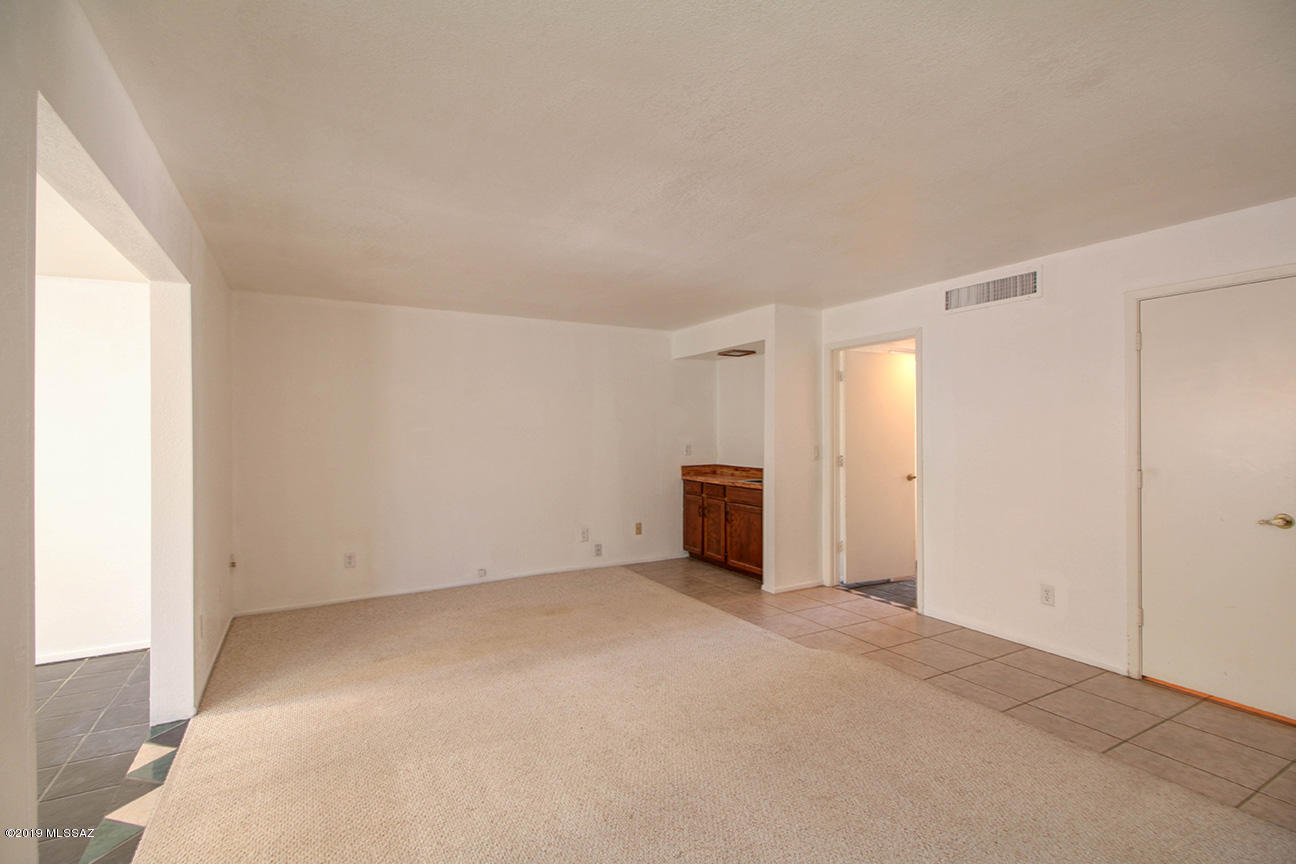 Mission West (1-370) - Residential