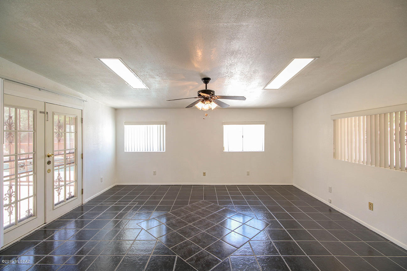 Mission West (1-370) - Residential