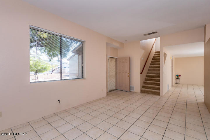 Meadowbrook (273-334, 348-403, 410-532) - Residential Lease