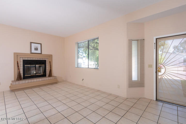 Meadowbrook (273-334, 348-403, 410-532) - Residential Lease