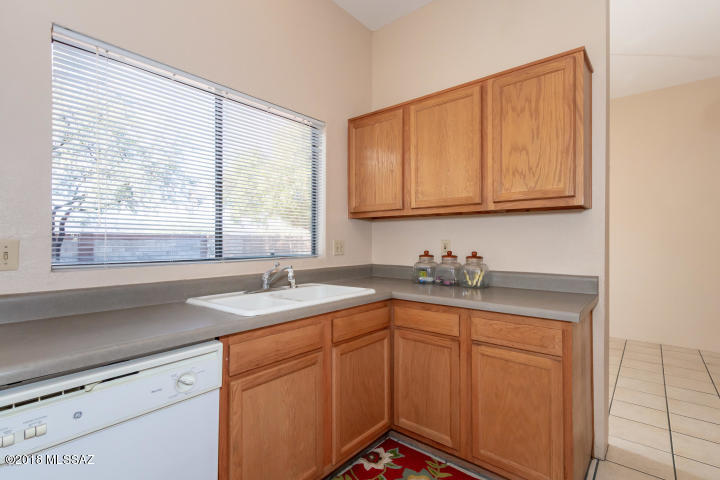 Meadowbrook (273-334, 348-403, 410-532) - Residential Lease