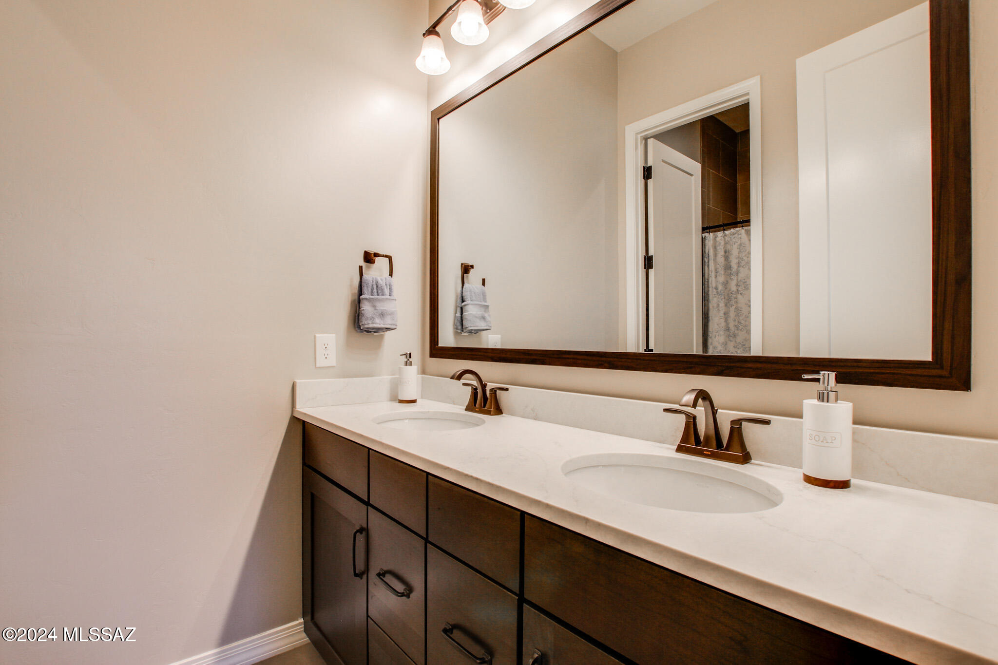Sanctuary At Silverhawke - Residential
