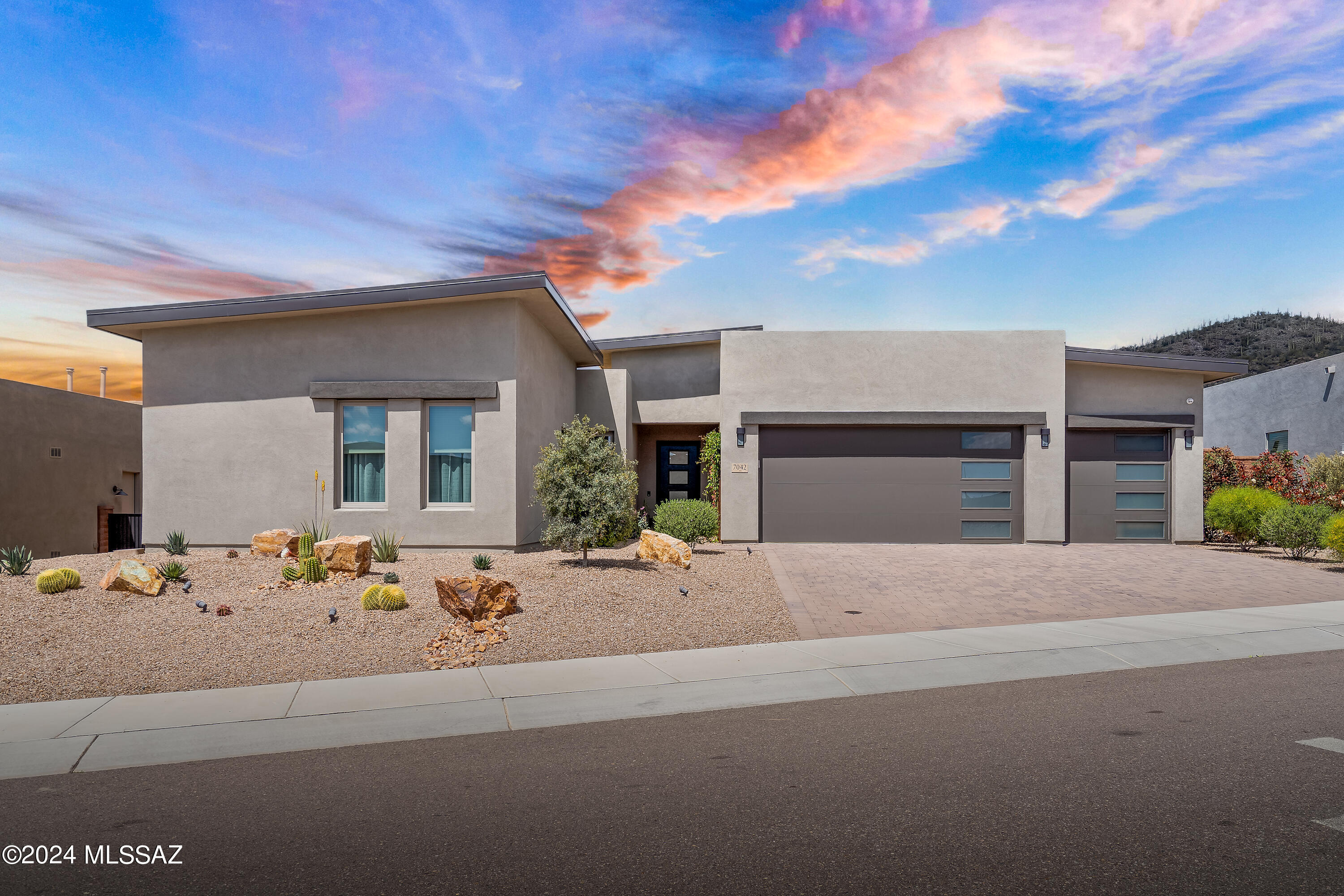 Boulder Bridge Pass III At Dove Mountain SQ20143000307 - Residential
