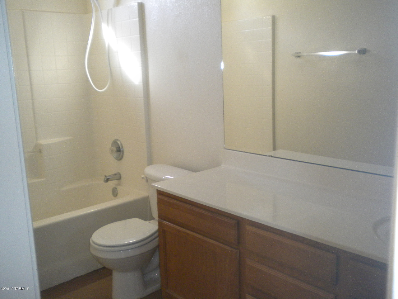 Hacienda Del Oro (1-78) - Residential Lease