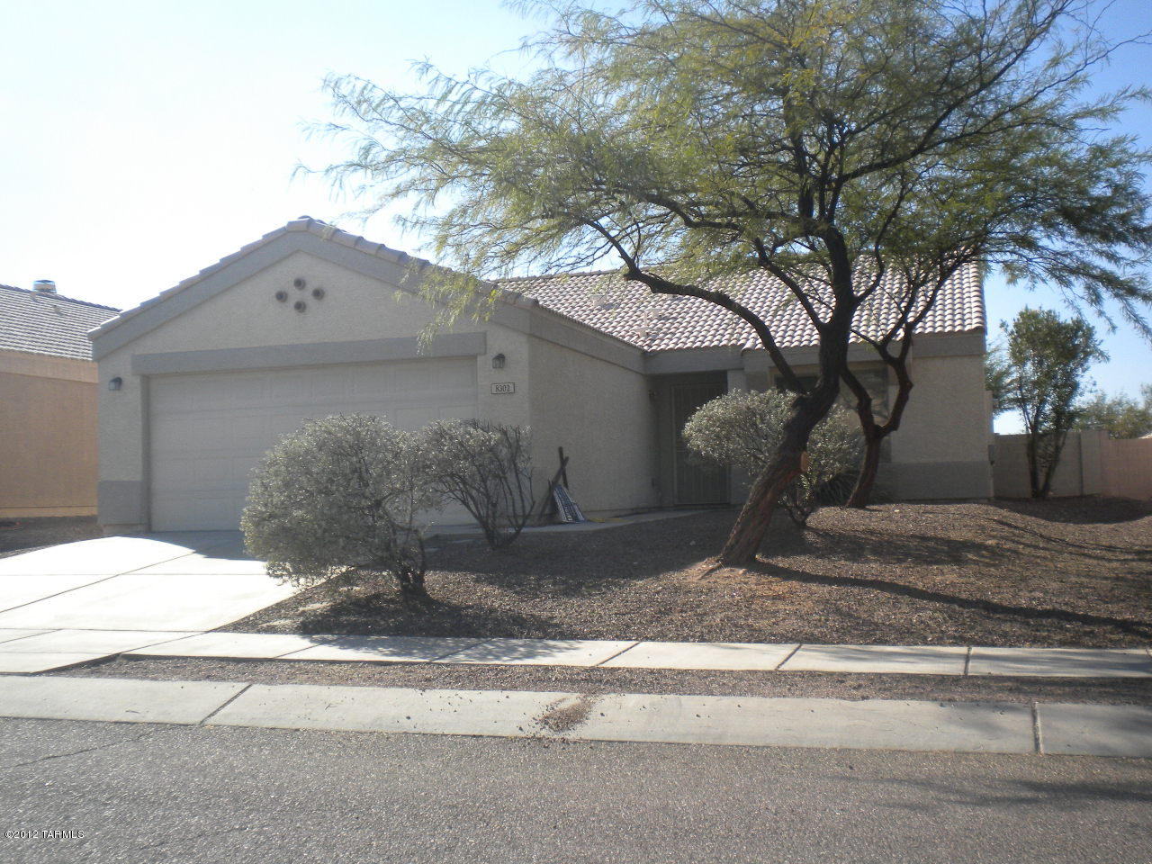 3 bedroom 2 bath in Rita Ranch.  No carpet, all stained concrete flooring.  Pets upon approval.