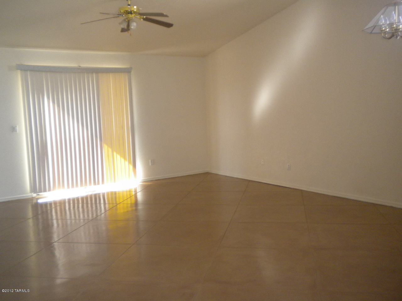Hacienda Del Oro (1-78) - Residential Lease