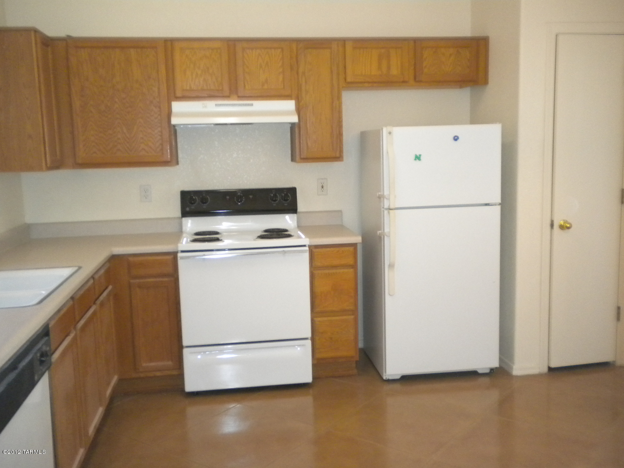 Hacienda Del Oro (1-78) - Residential Lease