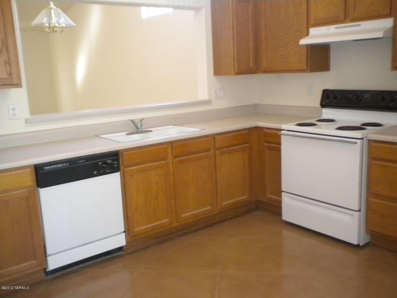 Hacienda Del Oro (1-78) - Residential Lease