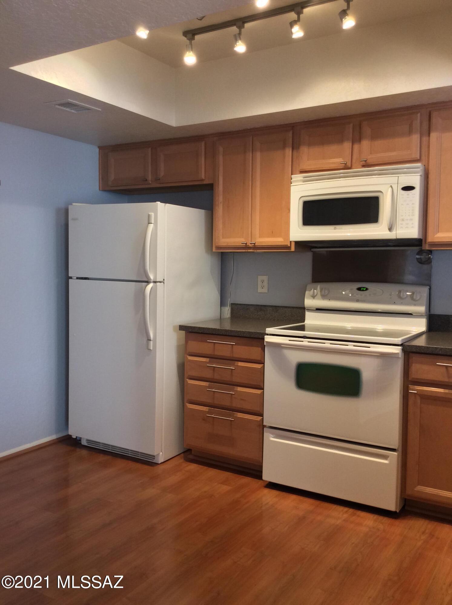 River Grove Condos. - Residential Lease