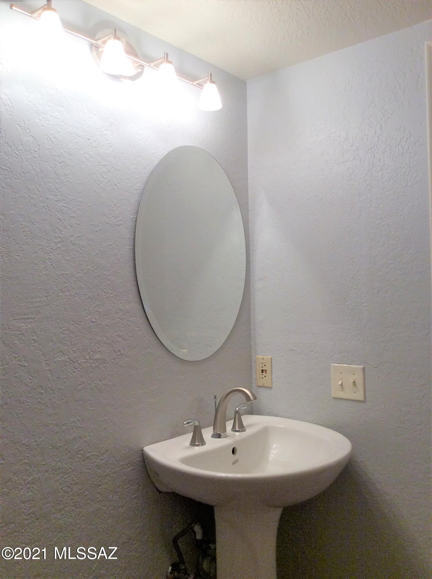 River Grove Condos. - Residential Lease