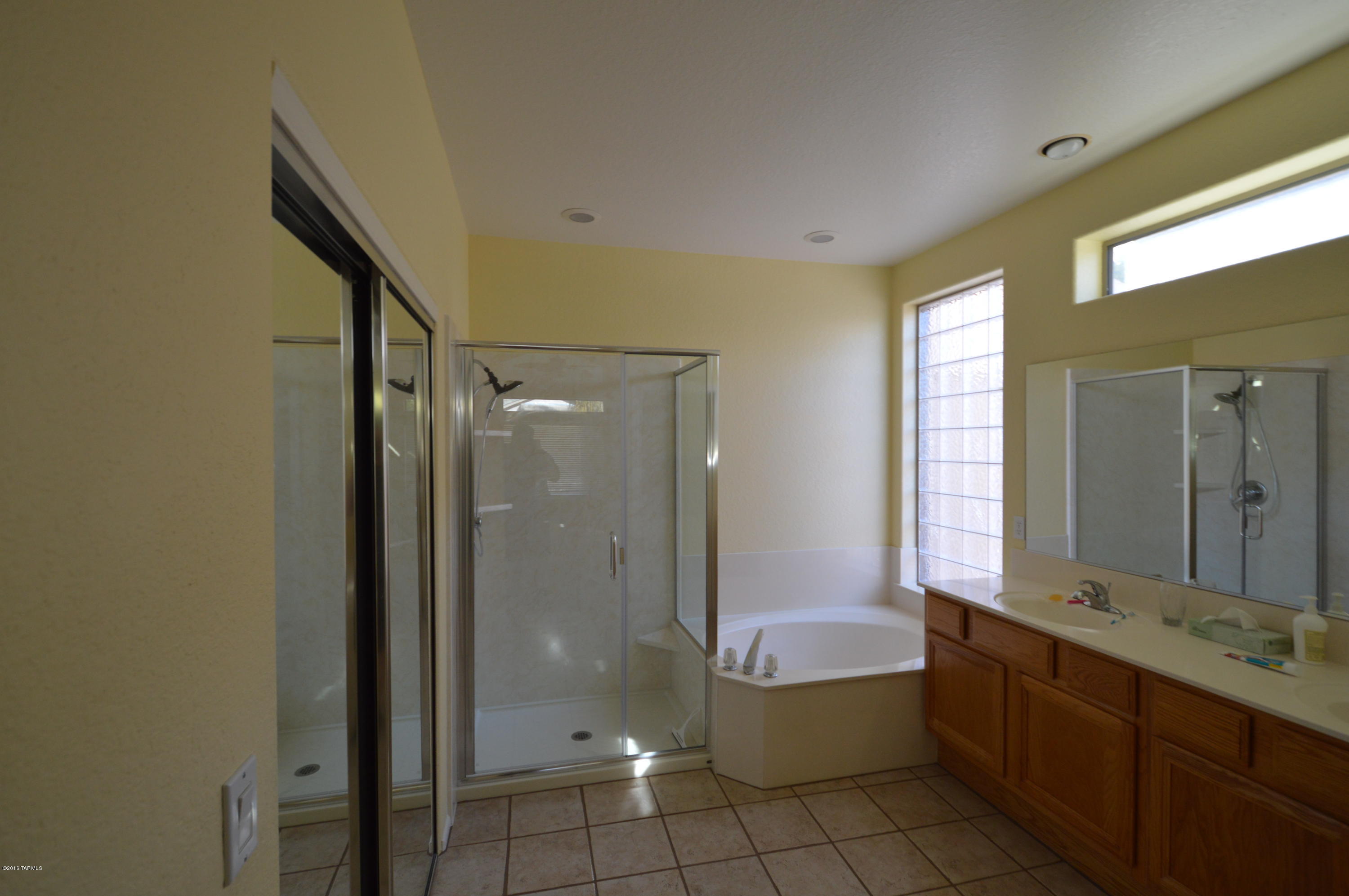 Canada Ridge (1-126) - Residential Lease