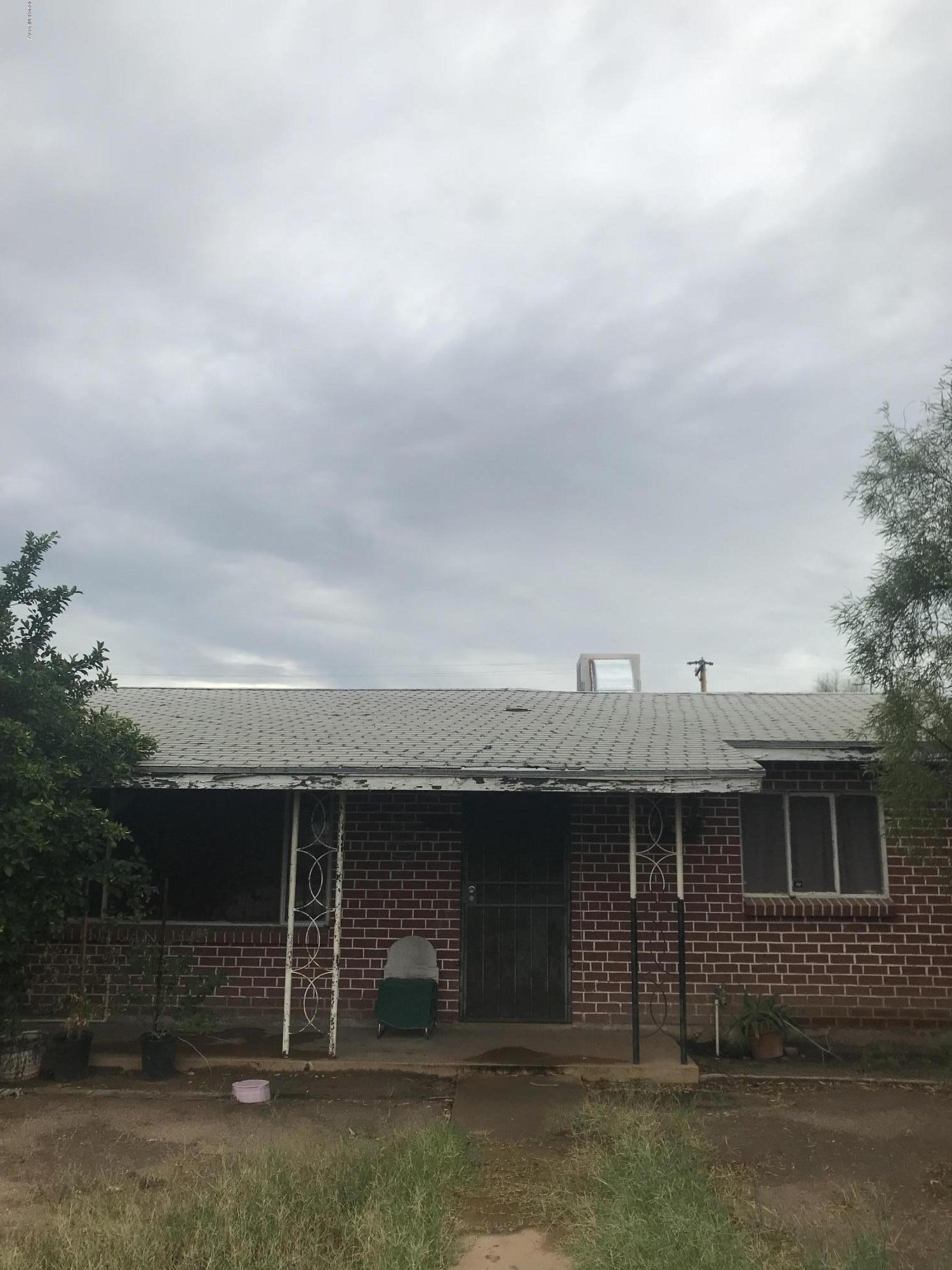 Fixer upper opportunity to fix and flip or to make your own.