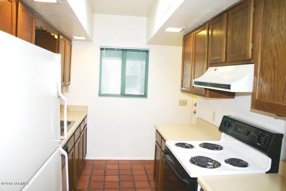 Las Lomitas (1) - Residential Lease