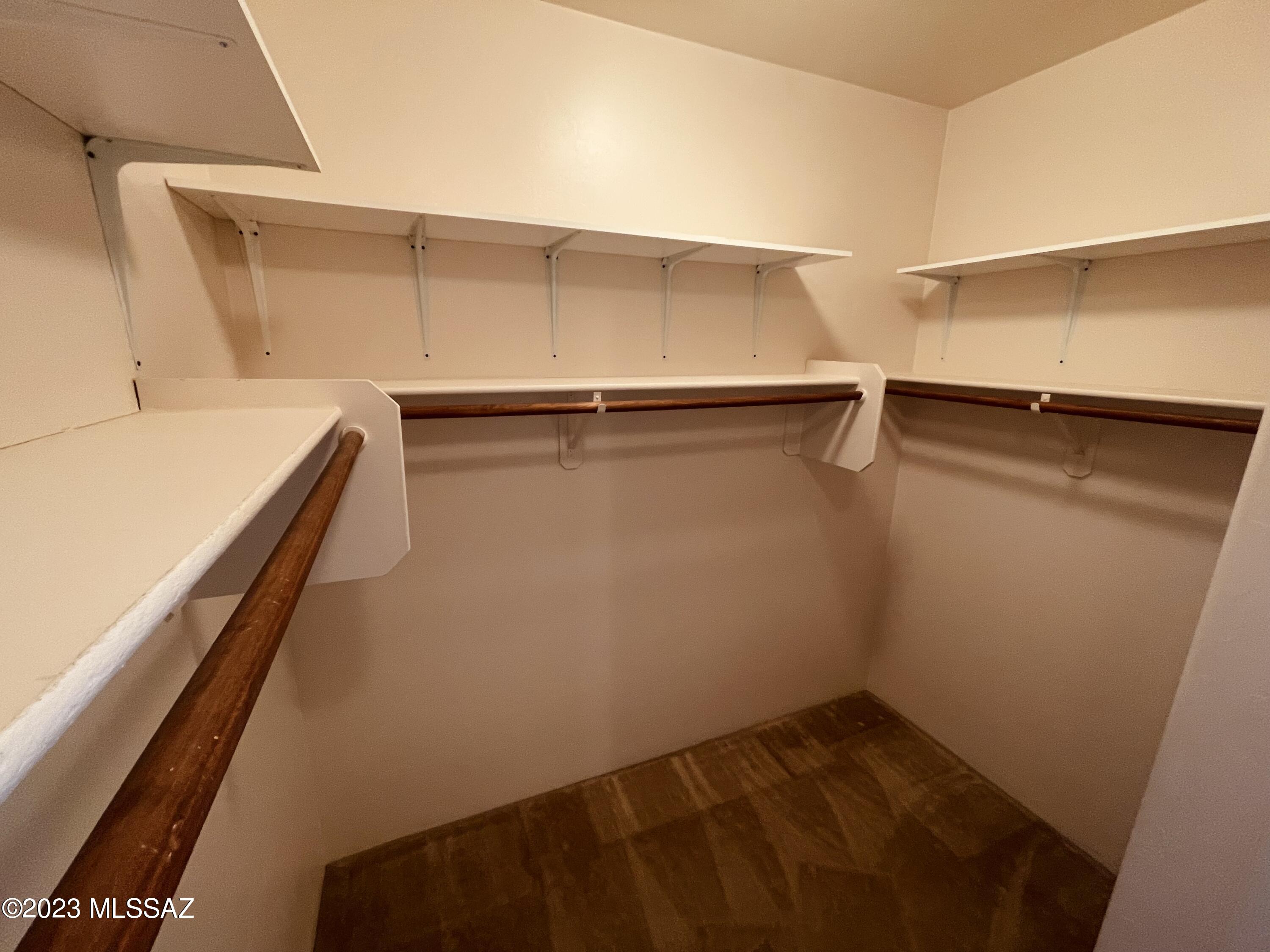 Legends/Valiente - Residential