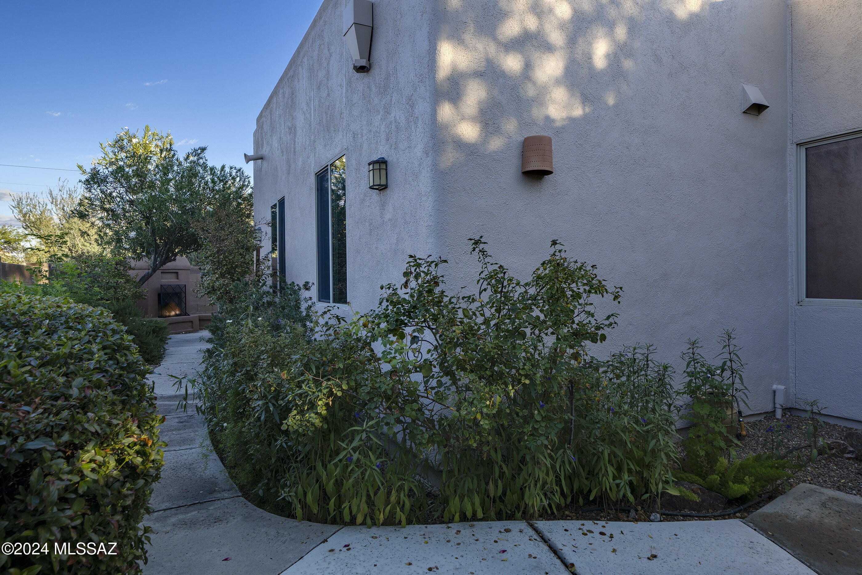 Rancho Esperero (1-343) - Residential