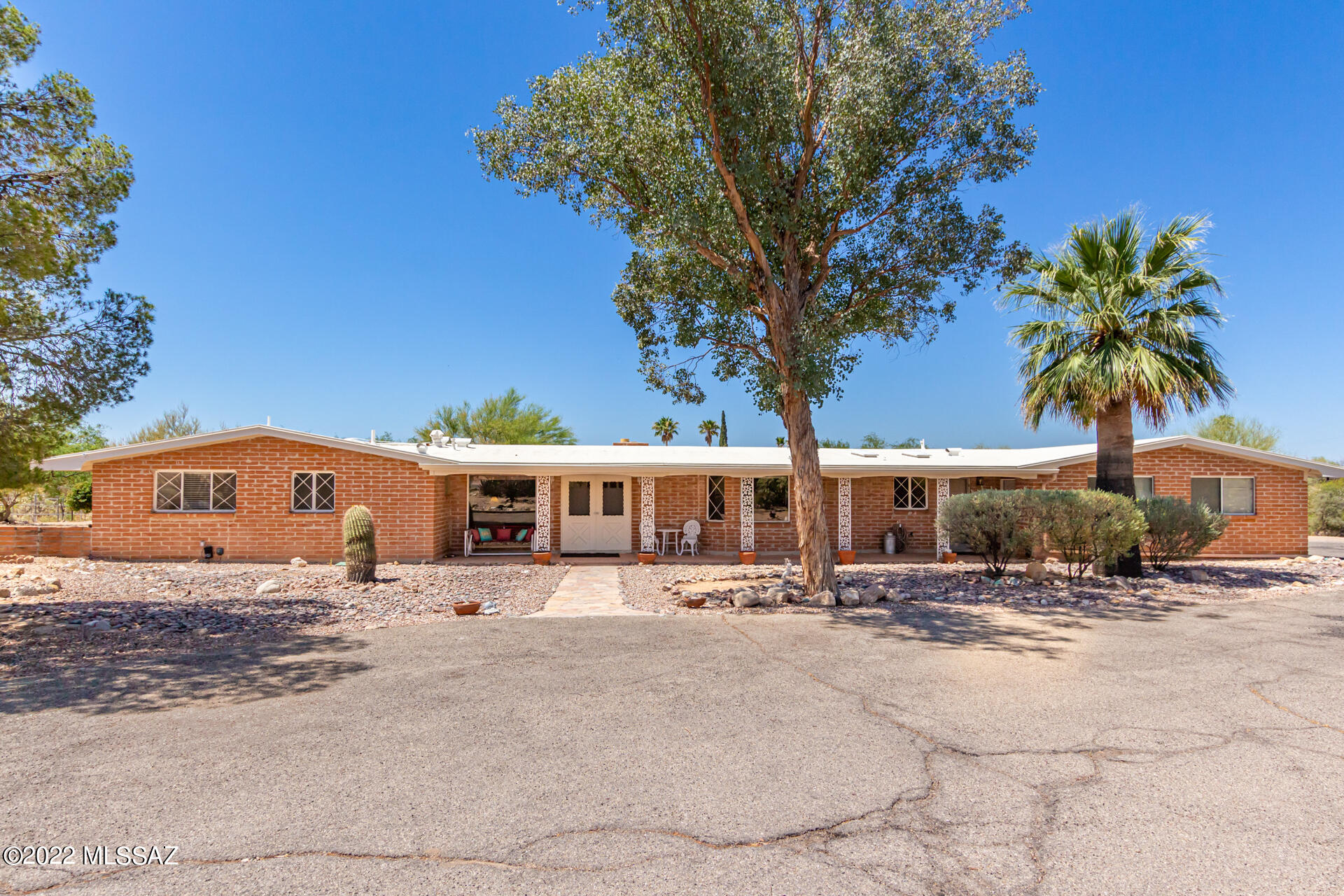 Be the proud owner of this fabulous 4 bdrm, 4 bath residence thoughtfully situated on 1.75 acre, quiet, view capturing, cul-de-sac lot, aggressively priced $40k below $800k  appraisal ..at $199/sq foot this move in ready ranch style beauty is the best value in Flecha Caida''. Split interior w/vaulted ceilings, skylights, tile floors, living w/ stone accented fireplace, bright family room w/exposed beams & fireplace, & formal dining w/designer's palette & bay window seat w/storage. Chef's kitchen- plethora of cabinets, butcher block counter, breakfast bar, desk, & built-in appliances w/double wall ovens. Primary retreat features patio access, 2 walk-in closets, & an ensuite w/dual sinks. Step down shower was upgraded into a walk in shower with grab bars & accessibility features. Owner agent Master bath also upgraded with bidet and hard wood floors. The hall contains a large 3.5ftX9.5ftX7ft cedar closet. Ample closet spece in bedrooms. One bedroom aside from the master also has its own private ensuite bath.On the opposite side of the home is a den/bonus room can be turned into an office/study area or mother-n law quaters containing it's own private ensuite bath. Wonderful back porch and sparkling swimming pool for summer entertaining. The vast backyard boasts an extended covered patio, lush fake grass lawn, a separate 300 sq ft. workshop, breathtaking mountain views, gazebo, sprinkler system in the yard with the gazebo & lots of space to play, breathe, & grow! Don't miss this opportunity. Call now!
Washer, Dryer and Refrigerator in the bonus room do not convey.