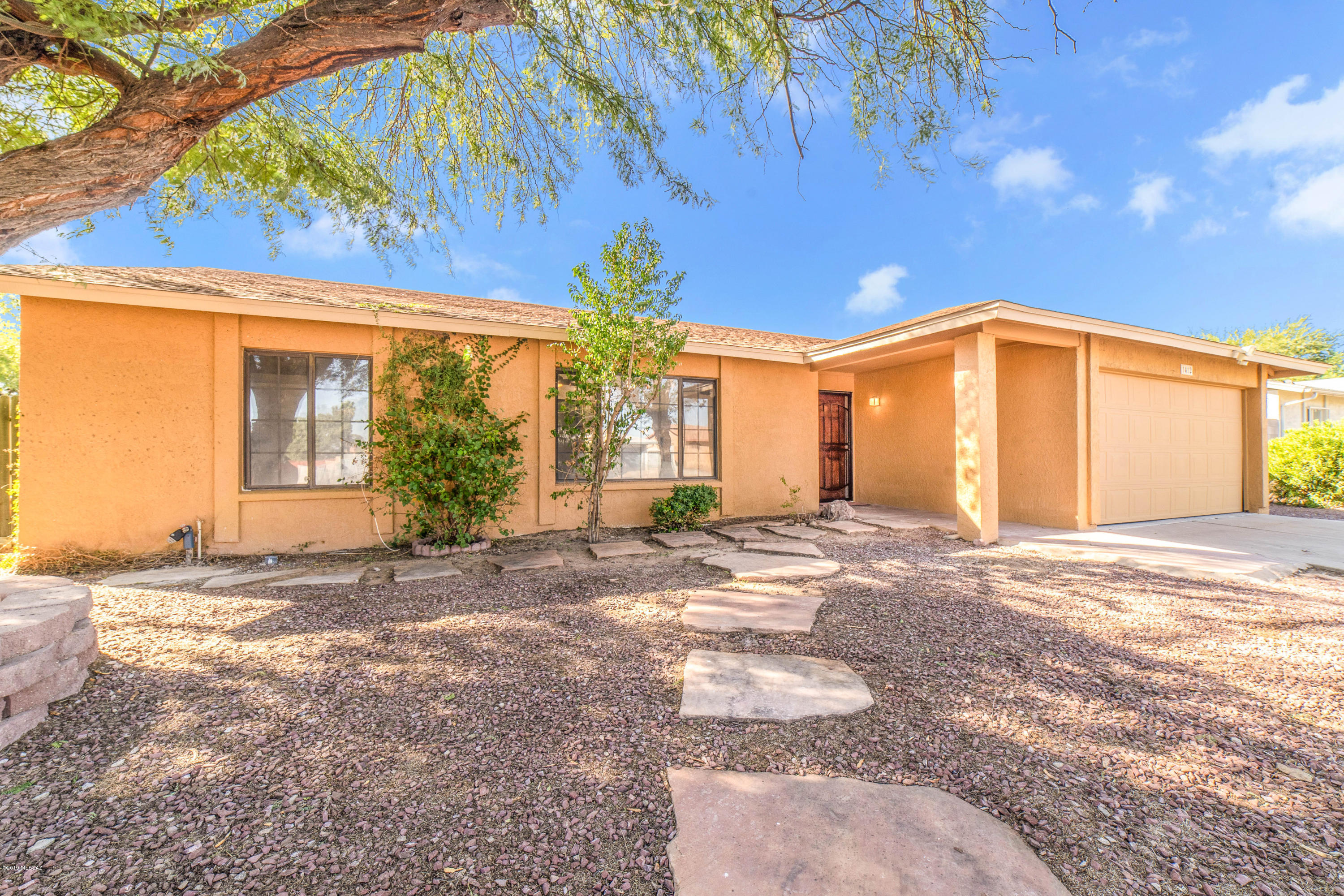 Beautifully remodeled home near Star Pass!  Open contemporary concept with new flooring throughout, quartz countertops, new soft close shaker cabinets, newly tiled bathrooms, new appliances and fixtures.  Very spacious and bright with attached 2 car garage and RV gate parking. Conveniently located near Star Pass, Downtonw and the freeways.  Take a look at the 3D tour:
https://my.matterport.com/show/?m=EgK9SGo4Bxw

Owner/Agent