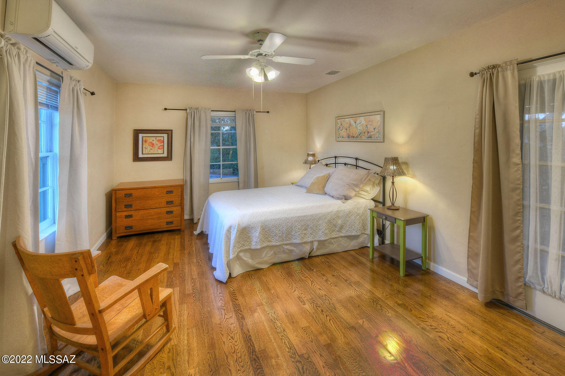 University Manor - Residential