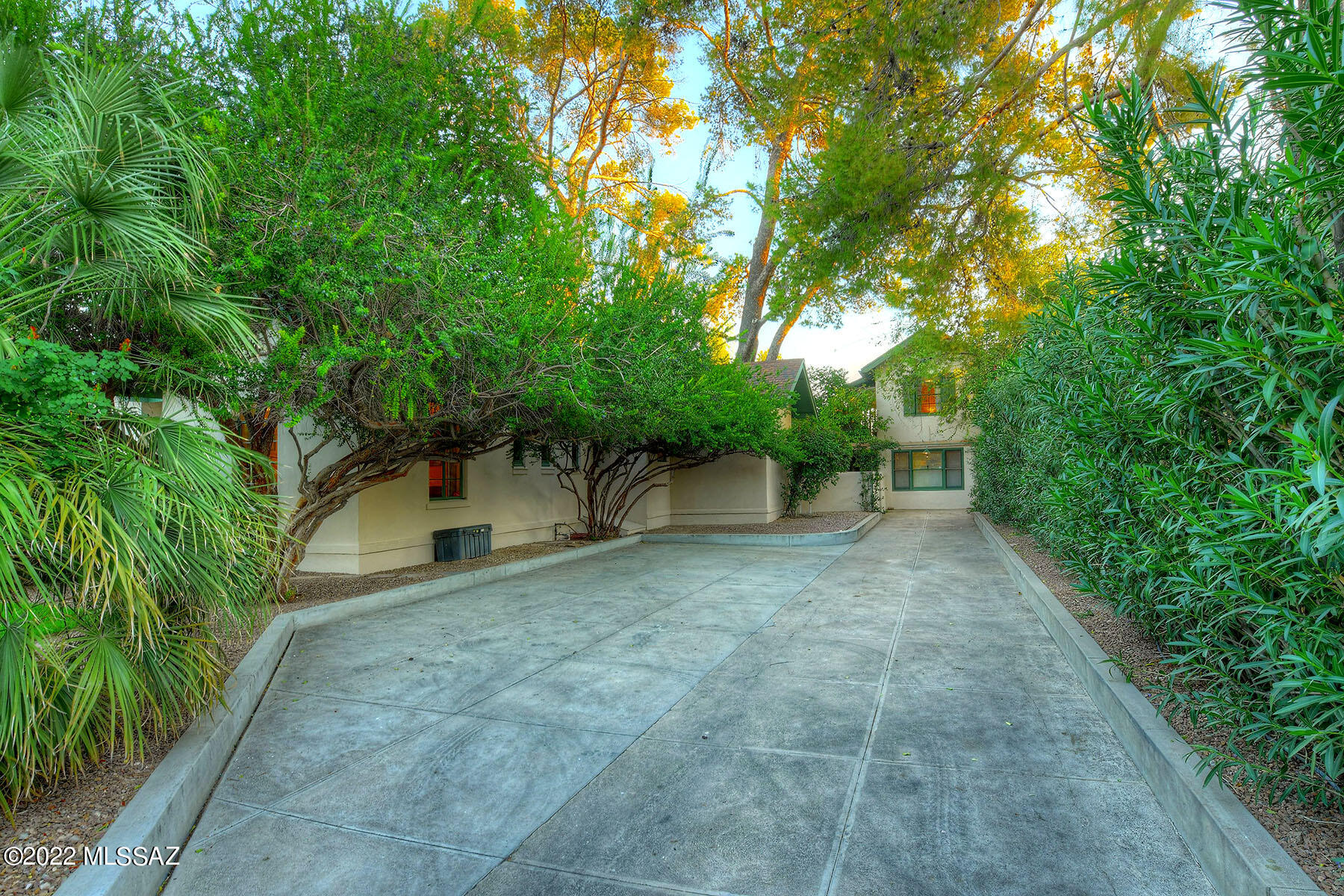 University Manor - Residential