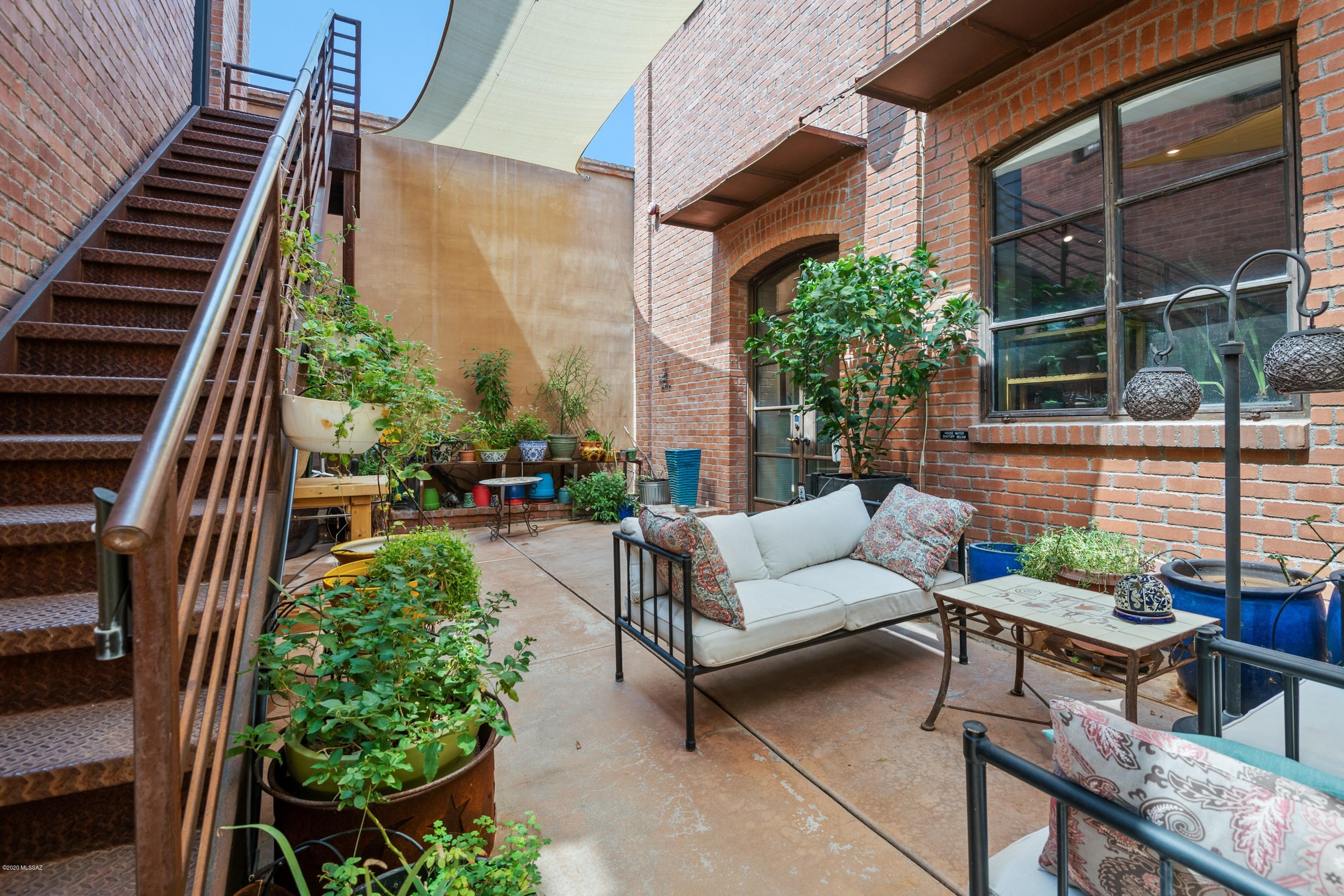 Mercado District of Menlo Park Blks A-D (1-100) - Residential