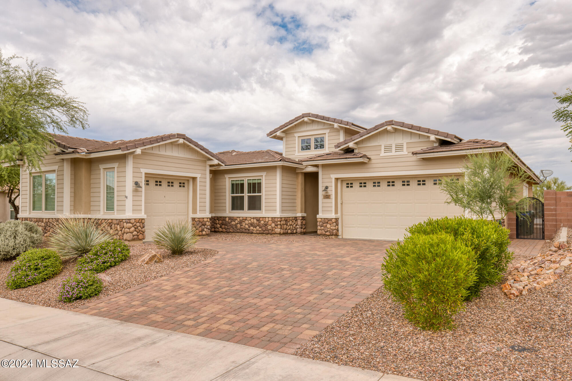 Golden Barrel Place At Dove Mountain SQ20141710079 - Residential