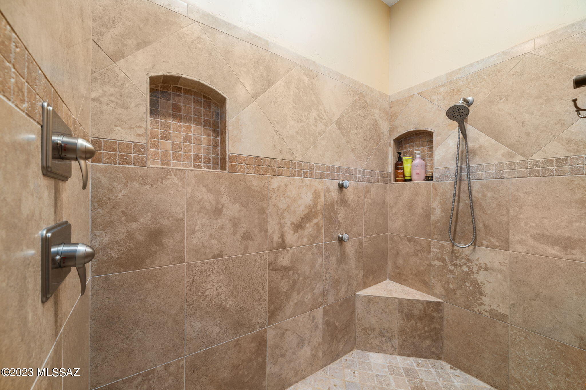 New Tucson Unit NO. 27 - Residential
